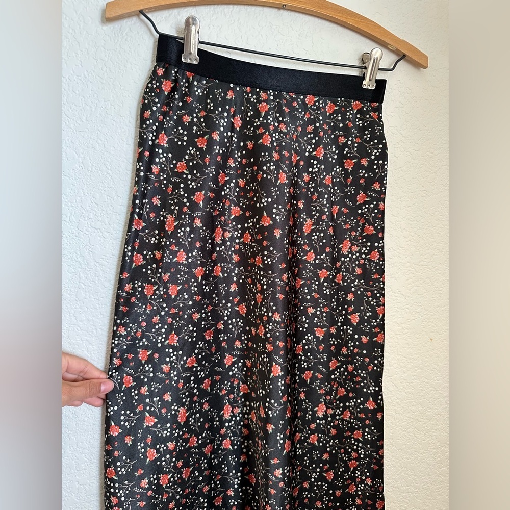 Knit Riot Black and Red Floral Midi Skirt XS - Picture 3 of 6
